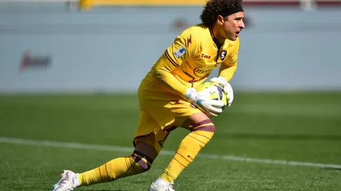 Guillermo Ochoa sigue destacándose en la Serie A
