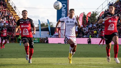 Alajuelense vs. Saprissa: formaciones para la final de ida