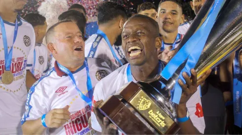 Boniek García se retira del fútbol tras conquistar la 36.
