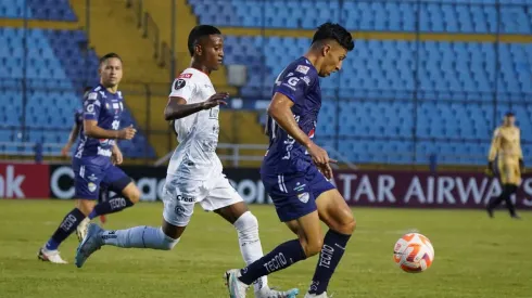 Universitario rescata un empate en casa de Cobán Imperial
