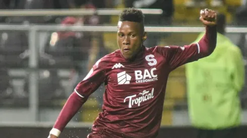 Víctor Medina volverá al fútbol costarricense

