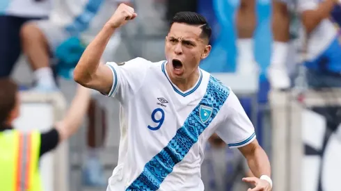 Dura crítica de Rubio Rubín a las canchas del fútbol de Guatemala