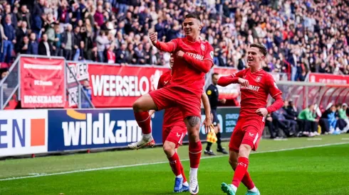 Costa Rica: Manfred Ugalde salvó a Twente de la derrota con un golazo.
