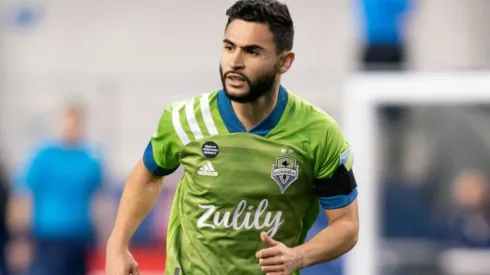 Alex Roldán con la camiseta de los Sounders
