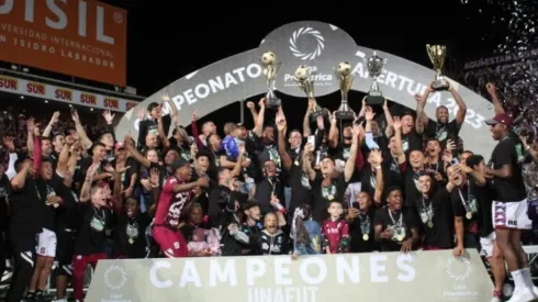 Festejos del campeonato de Saprissa
