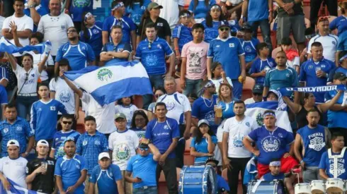 Aficionados salvadoreños reaccionan tras la llegada de David Dóniga a La Selecta
