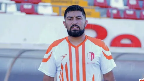 Nicolás Maturana con la camiseta de su nuevo equipo
