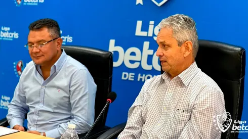 Reinaldo Rueda tuvo una reunión importante con la Liga Nacional
