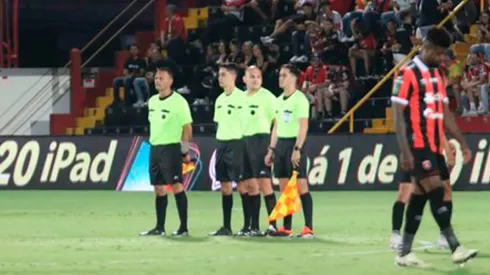 Los árbitros de Costa Rica están pidiendo el regreso de Horacio Elizondo
