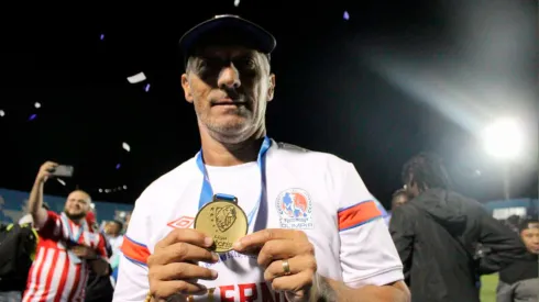 Pedro Troglio no escondió su felicidad de estar en Olimpia y aclaró su futuro
