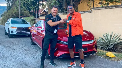 "No es normal": así maneja Joel Campbell su fortuna y su exitoso lado empresarial.
