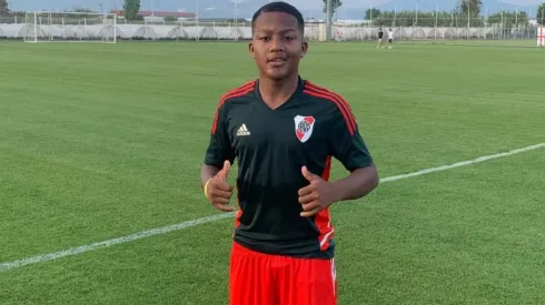 El panameño que firmó con River, en Argentina lo llaman “Mbappé” y apenas tiene 15 años