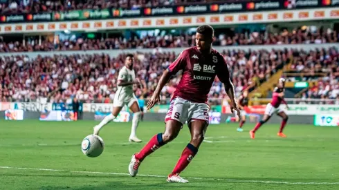 Fidel Escobar no asegura su continuidad en Saprissa
