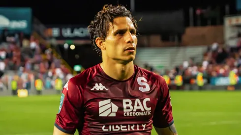 Futuro de Luis Paradela podría dar un giro inesperado: así está su situación con Saprissa.
