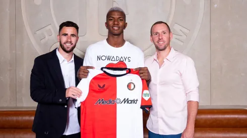 "Engaño": acusan a Alajuelense tras la venta de Jeyland Mitchell al Feyenoord
