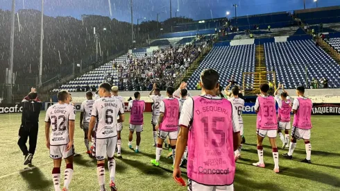 Aficionados del Saprissa agudizan la interna entre Vladimir Quesada y Sergio Gila 
