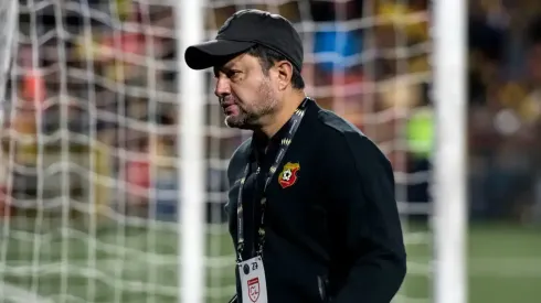 Jafet Soto es ahora presidente, gerente deportivo y técnico de Herediano.
