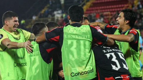 Alajuelense se ríe de la desgracia de Saprissa