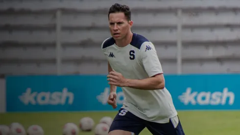 El compromiso que Bryan Oviedo rompió con Saprissa para jugar en San Carlos.
