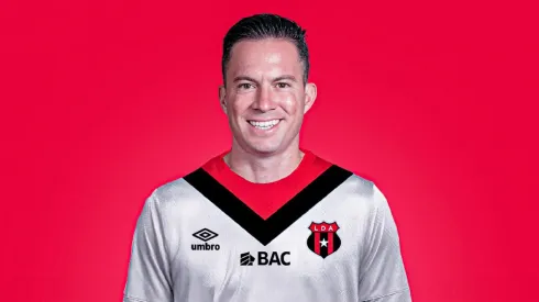 Bryan Oviedo revela cuándo debutaría en Alajuelense