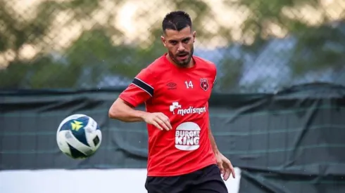 Balacera, lesiones y su salida de Alajuelense: Iago Falque rompe el silencio.
