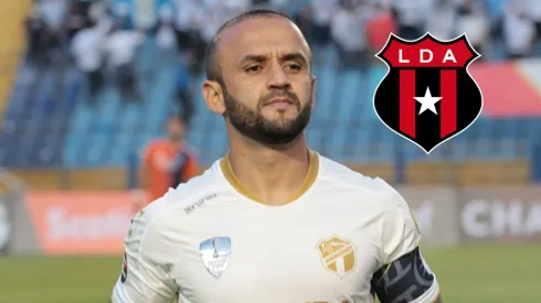 José Contreras, jugador de Comunicaciones.
