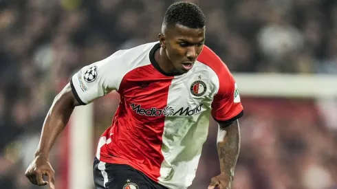 Lejos de Feyenoord: Jeyland Mitchell toma una decisión para cambiar su carrera