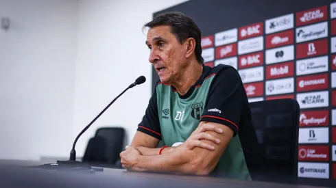 Guimaraes en conferencia de prensa.
