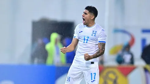 Luis Palma celebra uno de sus goles ante México.
