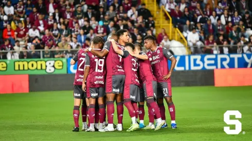 Se cae el refuerzo: Saprissa recibe una mala noticia en el mercado de fichajes.
