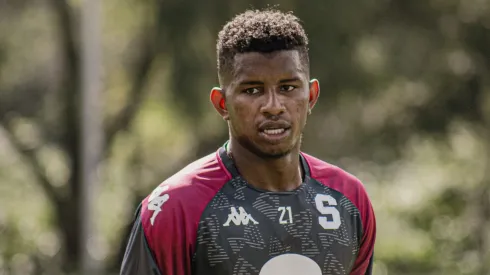 Se van todos en Saprissa: Fidel Escobar ya mira con nostalgia lo que fue su paso por el Monstruo.
