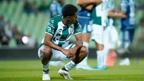 Antony Lozano volvió a sufrir un duro golpe con Santos Laguna.
