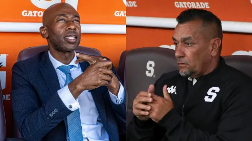 Wanchope espera al refuerzo que José Giacone no vio llegar.

