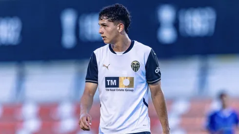 Lejos de Valencia y Saprissa: el futuro de Warren Madrigal da un giro que ningún Morado vio venir.
