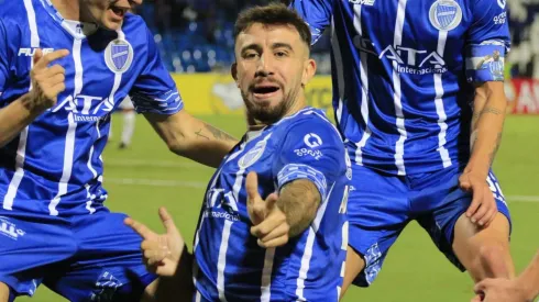 Agustin Auzmendi celebró su primer gol con la camisa de Godoy Cruz.
