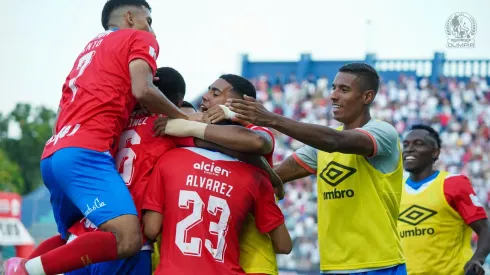 Los blancos volvieron al triunfo luego de cinco partidos que tenían sin ganar.
