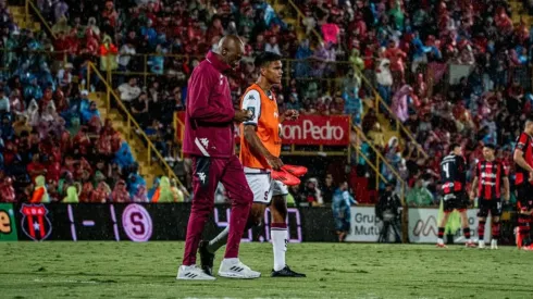 Wanchope debe frenar su limpieza.

