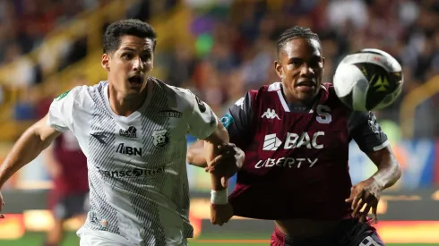 Jafet Soto no tiene piedad con los campeones
