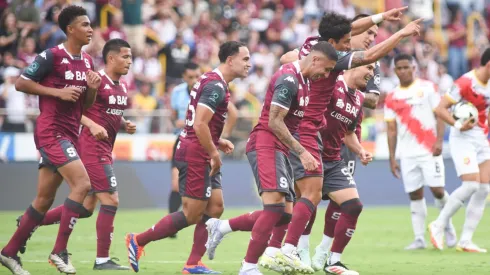 Rumbo a Europa: Saprissa recibe la noticia menos pensada de una figura que dará el gran salto.
