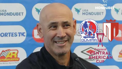 Eduardo Espinel recibe muy buenas noticias.
