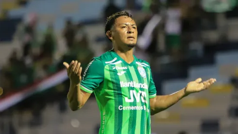 Rodeado de figuras, Alexy Vega integra un equipo de élite en Latinoamérica y comienza a ser seguido de cerca