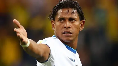Carlo Costly tiene la posibilidad de volver a jugar fútbol profesional.
