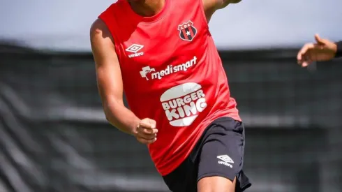 Refuerzo en bandeja para un rival directo de Alajuelense.
