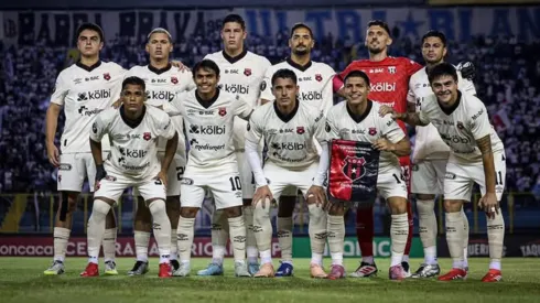Una salida que sorprende a Alajuelense.
