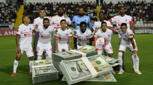 Olimpia clasificó a los cuartos de final de la Copa Centroamericana tras golear a Xelajú.
