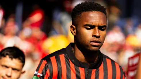 Keynel Michel recibe una gran noticia.
