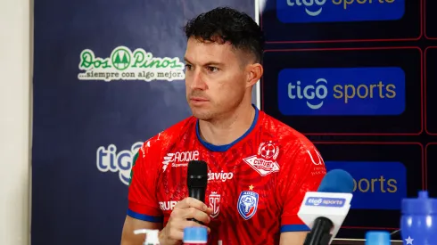 Bryan Oviedo enfurece a todos en Saprissa. (Foto: San Carlos)
