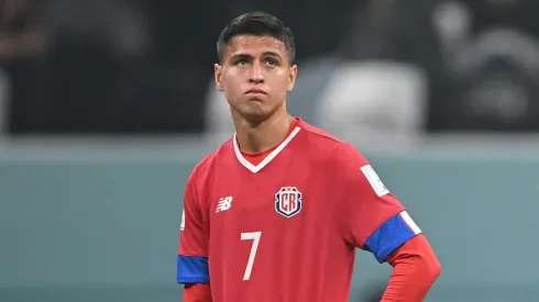Anthony Contreras se olvida de La Sele.
