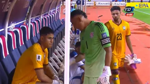 El instante en que Keylor Navas le dio un mensaje de aliento a Miguel Rodríguez, portero de Nicaragua.
