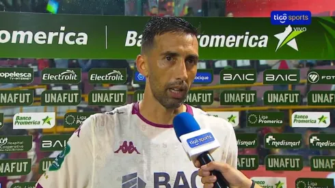 El capitán morado está en el ojo de la tormenta.
